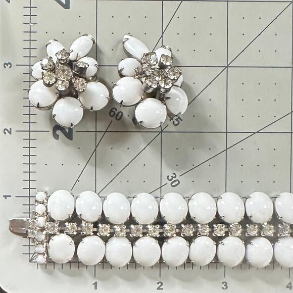 Kramer of New York silver tone milk glass rhinestones bracelet clip on earrings - Picture 10 of 10